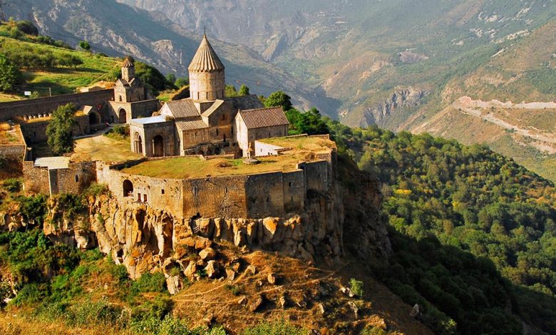 ۱۰ صومعه و کلیسای زیبای ارمنستان