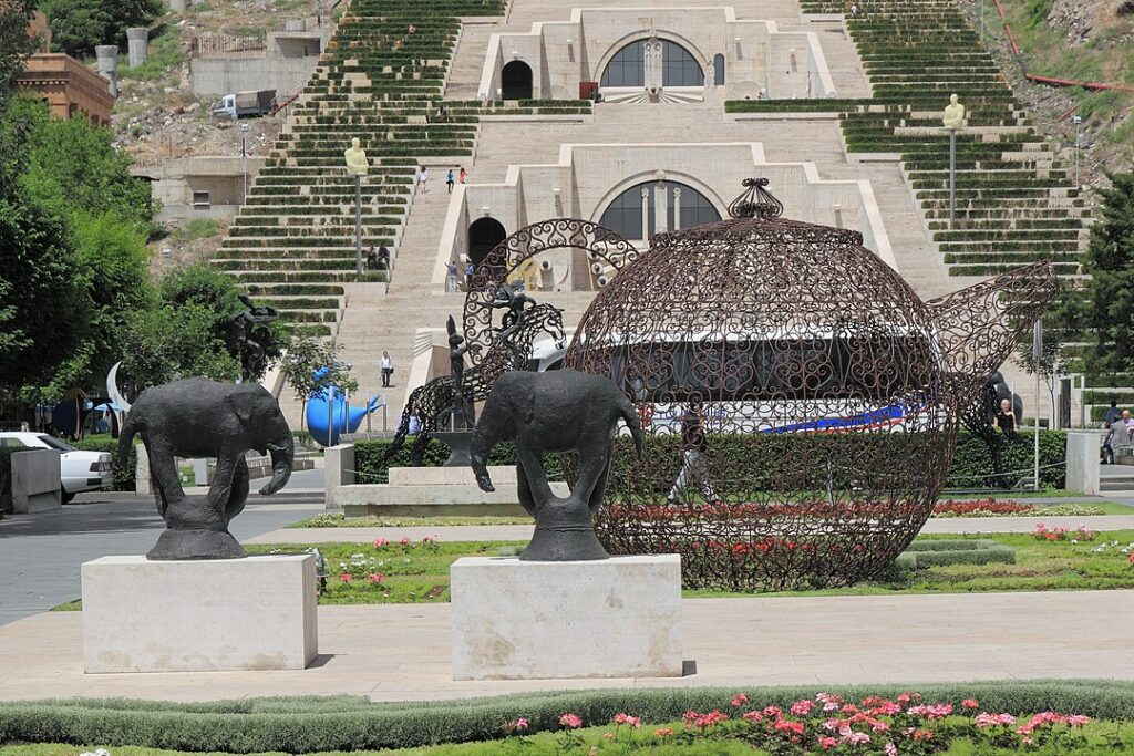 کاسکاد یا هزار پله ایروان ارمنستان