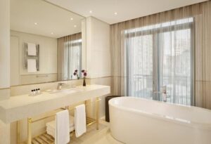 هتل الکساندر ایروان ارمنستان